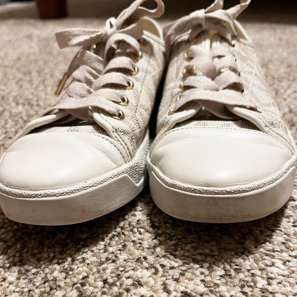 Michael Kors Sneakers - Picture 5 of 7